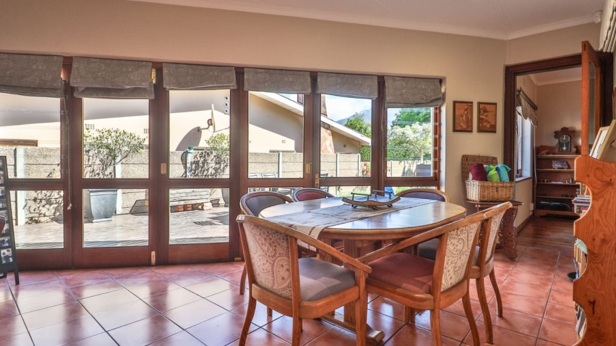 4 Bedroom Property for Sale in Dormehls Drift Western Cape